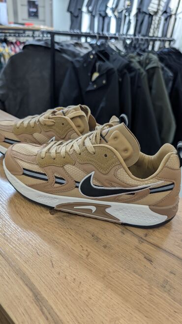 спортивные бриджи мужские: Мужские кроссовки, 41, Nike, Новый, цвет - Бежевый, Самовывоз, Платная доставка
