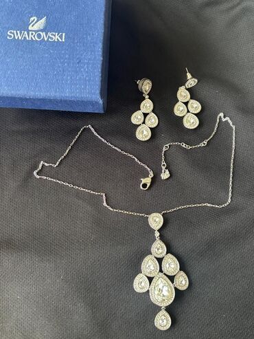gümüş üzükler: Dəstə daxildir: Sırğa, Swarovski, Gümüş
