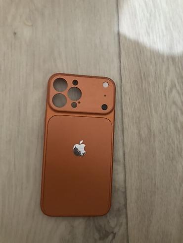 iphone cs max: Оранжевый чехол для iPhone с блоком защиты камеры могу снизить цену — 1