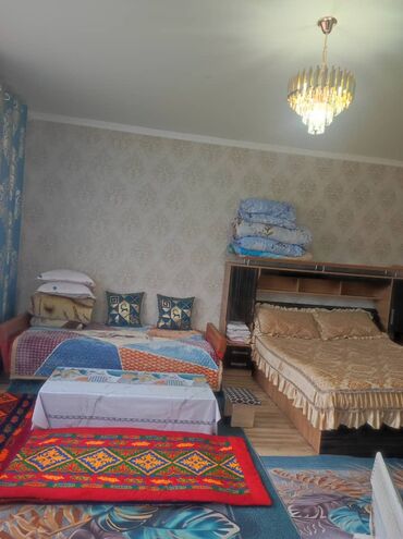 Посуточная аренда комнат: Гостевые комнаты/мини-гостевой дом. - Просторная комната с двумя — 1