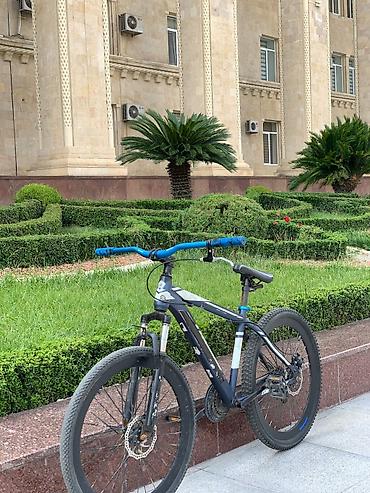 velosiped: Dağ velosipedi – 27.5” təkərli, disk əyləcli - Çərçivə: yüngül və — 1