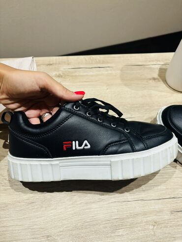 walkmaxx patike zenske akcija: FILA, 39, color - Black