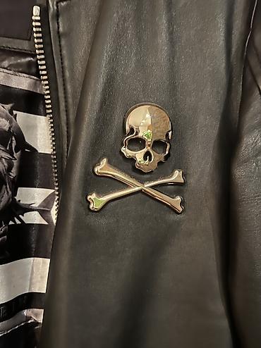 Kožne jakne: Prodajem original Philipp Plein koznu jaknu (meka jagnjeca koza). Par — 4