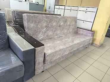 Прямой диван с высокими подлокотниками и столешницами - Компактный