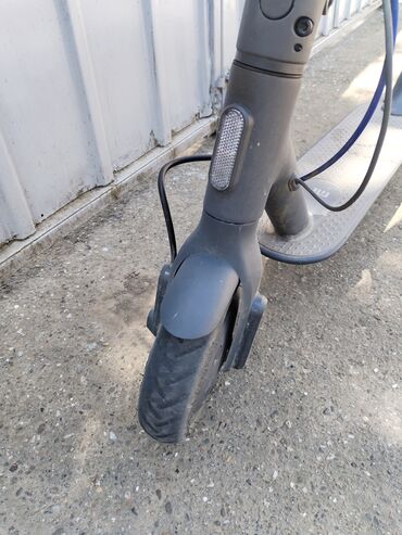 Trotineti, skejtbordovi i hoverbordovi: Trotinet Xiaomi električni trotinet HITNO — 5