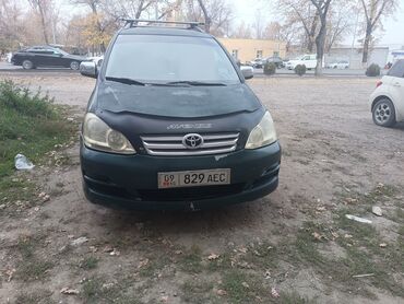 меняю на авто обмен: Toyota Avensis Verso: 2004 г., 0.2 л, Механика, Дизель, Минивэн