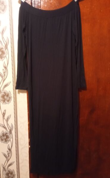 Ziyafət donları: Xanım üçün arxası qara rəngli, önü çəhrayı gül naxışları muncuqlarla — 4