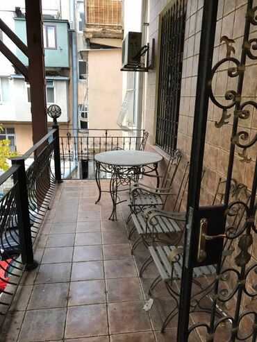 Ofislər: Yasamal rayonu, H.Cavid prospektində (Elimlər Akademiyası m/s — 14