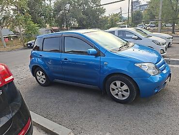 Toyota Ist: 2003 г., 1.3 л, Автомат, Бензин, Хэтчбэк