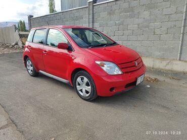 Toyota: Toyota ist: 2003 г., 1.3 л, Автомат, Бензин, Хэтчбэк