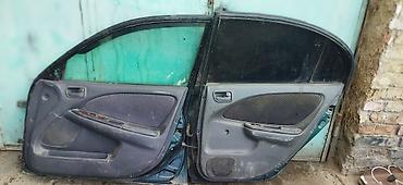 Кузов бөлүктөрү: Продам дверь на Тойота Авенсис 2001 год — 2