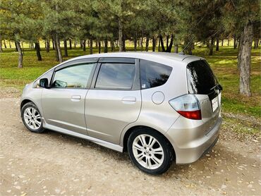 продам двигатель: Honda Fit: 2009 г., 1.5 л, Вариатор, Бензин