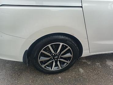 Kia: Kia Carnival minivan Lizing Mümkündür ilkin 12500 azn - Korpus: ağ — 5