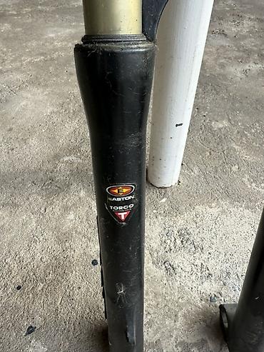 воздушный вилка: Вилка для горного велосипеда RockShox BOXXER (двухкоронная) - Тип — 2