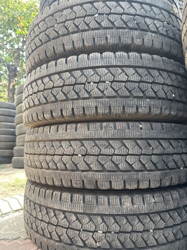 шины для бус: Шиналар 215 / 70 / R 17.5, Кыш, Колдонулган, Комплект, Жүк ташуучу унаалар/Автобустар, Bridgestone