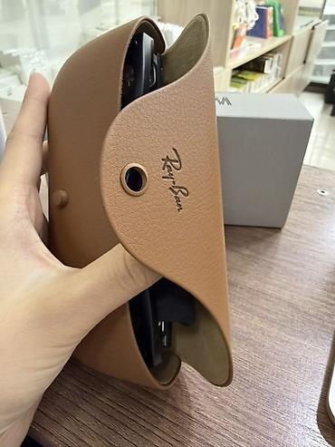 Футляры для очков: Ray-Ban | Meta — фирменный зарядный кейс для умных очков Ray-Ban Meta — 2
