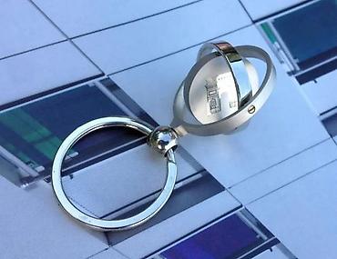 Privesci za ključeve: Kanada, Pariz - masivan, rotirajući privezak - original 2kom. cena za — 9