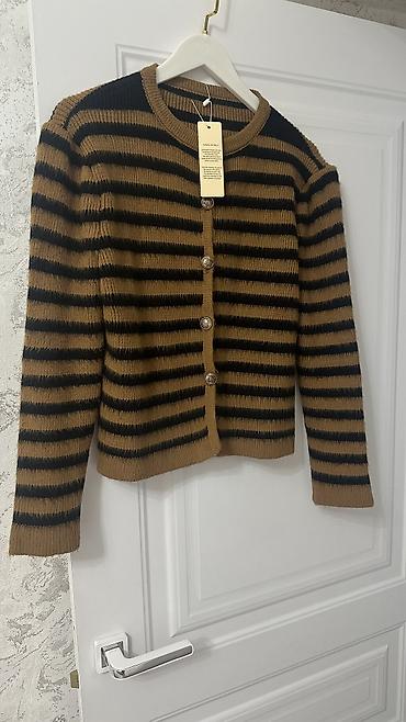 Брючные костюмы: Женская одежда, покупала в Дубаи/Италии, размер s/m, l до 44. Цены от at lalafo.kg — 38 Брючные костюмы: Женская одежда, покупала в Дубаи/Италии, размер s/m, l до 44. Цены от — 38