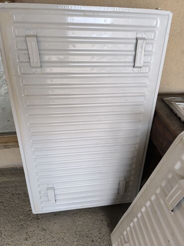 радиатор отопления: Üç ədəd Radiator satılır üçü birlikdə 60 manat ikisində deşik var