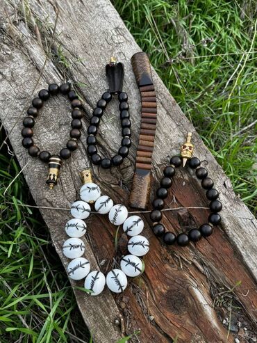 Təsbehlər: Təsbehlər hazər əldə var.
Çeşid çoxdu.
Çatdırılma edilir.
Əl işləridi — 1