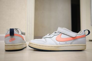 обувь кросовки: Детские кросовки Nike оригинал. Размер 33 по стельке 20.5см. В хорошем