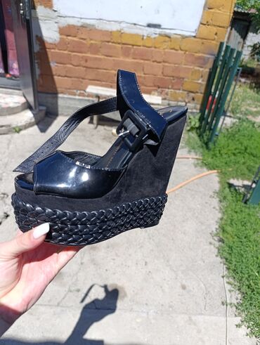Туфли: Абсолютно новые. размер 36-37 все по 1000 at lalafo.kg Туфли: Абсолютно новые. размер 36-37 все по 1000