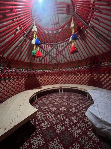 Аренда юрт: Аренда юрты, Каркас Деревянный, 75 баш, С полом, Стол, Стулья — 2