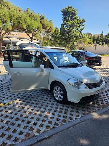 Avtomobil satışı: Nissan Tiida (hatchback) – ağ rəng - Kuzov: 5 qapılı hatchback, ağ — 2