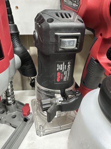 Универсальные погружные фрезеры: Фрезеры для древесины (сетевые, погружные) Модели на выбор: - TEH — 4