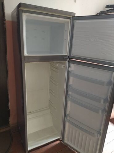 xaladenik mini: Б/у 2 двери Hoffman Холодильник Продажа, цвет - Бежевый, С колесиками