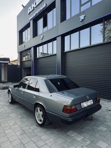 где купить машину дешевле: Mercedes-Benz W124: 1988 г., 2.3 л, Механика, Бензин, Седан