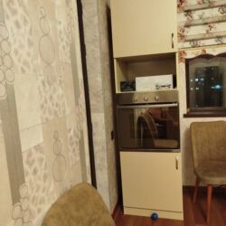 Uzunmüddətli kirayə mənzillər: 2 otaqlı tam əşyalı Kirayə ev verilir.Ev Qara Qarayev tərəfdədir.2 ci — 7