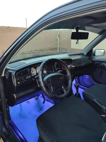 Volkswagen: Volkswagen Vento: 1993 г., 1.8 л, Седан — 6