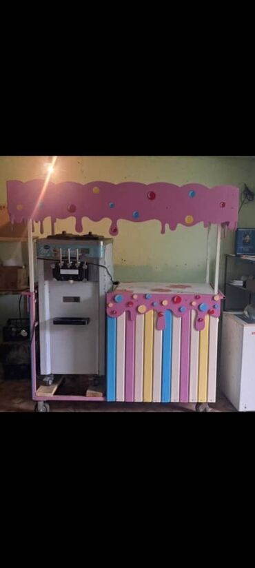 витрина для мороженого: Готовый бизнес!!! Продаться аппарат Donper для мягкого мороженного с