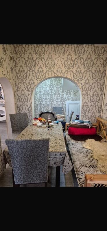 Həyət evləri və villaların satışı: Umumi 3.5 sotdur Ama çıxarışda 2,8 sotdur Ana yoldan 600 m içeride — 18