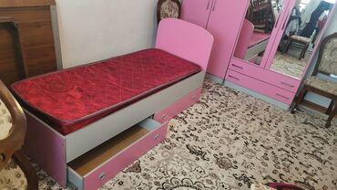 Спальные гарнитуры: Спальный гарнитур, Б/у, ДСП, цвет - Розовый — 26