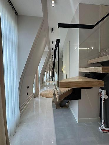 qubada satilan evler: İcarəyə verilir 2 otaqlı yeni tikili 58 m², Ağ şəhər q. Kateqoriya — 7