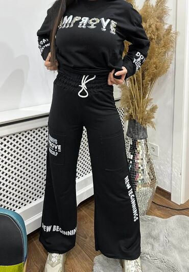 Kompleti: New Tracksuit S•M•L•XL 
2600 din Super PROMO Cena ! — 1