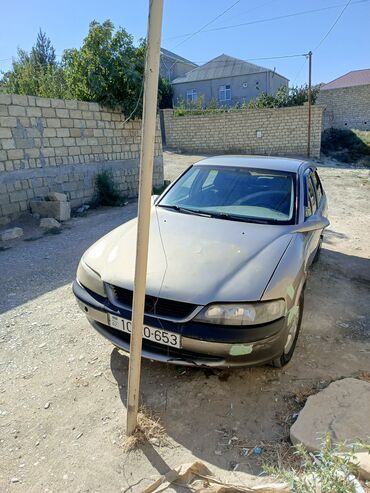 Opel: Opel Vectra: 2 l | 1996 il 350000 km Sedan