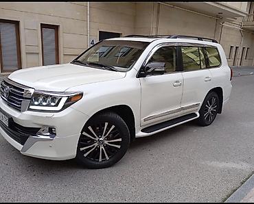 Toyota: Toyota Land Cruiser 200, ağ rəng, tam ölçülü SUV. Xüsusiyyətlər və — 9