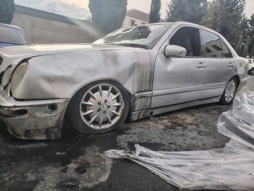 tovuz masin bazari: Mercedes-Benz E 220: 2.2 l | 1999 il Sedan