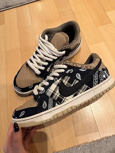 Patike: Nike SB Dunk Low “Travis Scott” – patike sa karakterističnim bandana i — 8