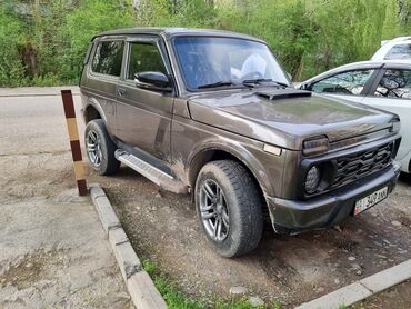 купить фары на ниву: ВАЗ (ЛАДА) 4x4 Нива: 2015 г., 1.7 л, Механика, Бензин, Внедорожник