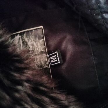 zimska kožna jakna sa krznom: Topla jakna, bez ostecenja, malo nosena