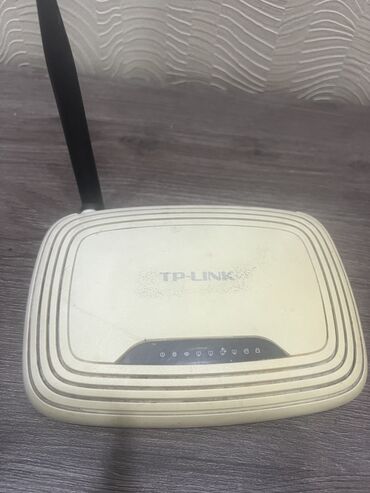 wifi roter: Wi‑Fi роутер TP‑Link с одной внешней антенной (б/у)