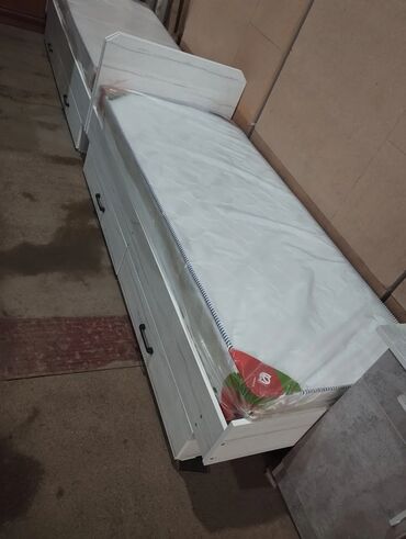 Односпальные кровати: Односпальная кровать, Новый, С матрасом, длина - 190 см — 15