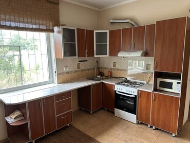 кухонная мебель каракол: Кухонный гарнитур, Шкаф, Уголок, цвет - Бежевый, Б/у