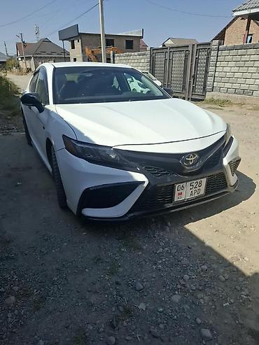 bmw car: Toyota Camry: 2022 г., 2.5 л, Бензин, Седан — 3