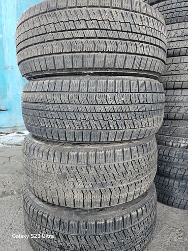 Шины: Шины 225 / 50 / R 17, Зима, Б/у, Комплект, Легковые, Япония, Bridgestone