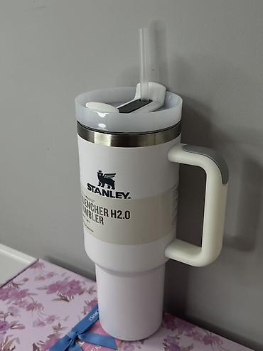Другие комплектующие: Термокружка Stanley The Quencher H2.0 Tumbler, 40 oz (1,18 л) Топовые at lalafo.kg — 16 Другие комплектующие: Термокружка Stanley The Quencher H2.0 Tumbler, 40 oz (1,18 л) Топовые — 16